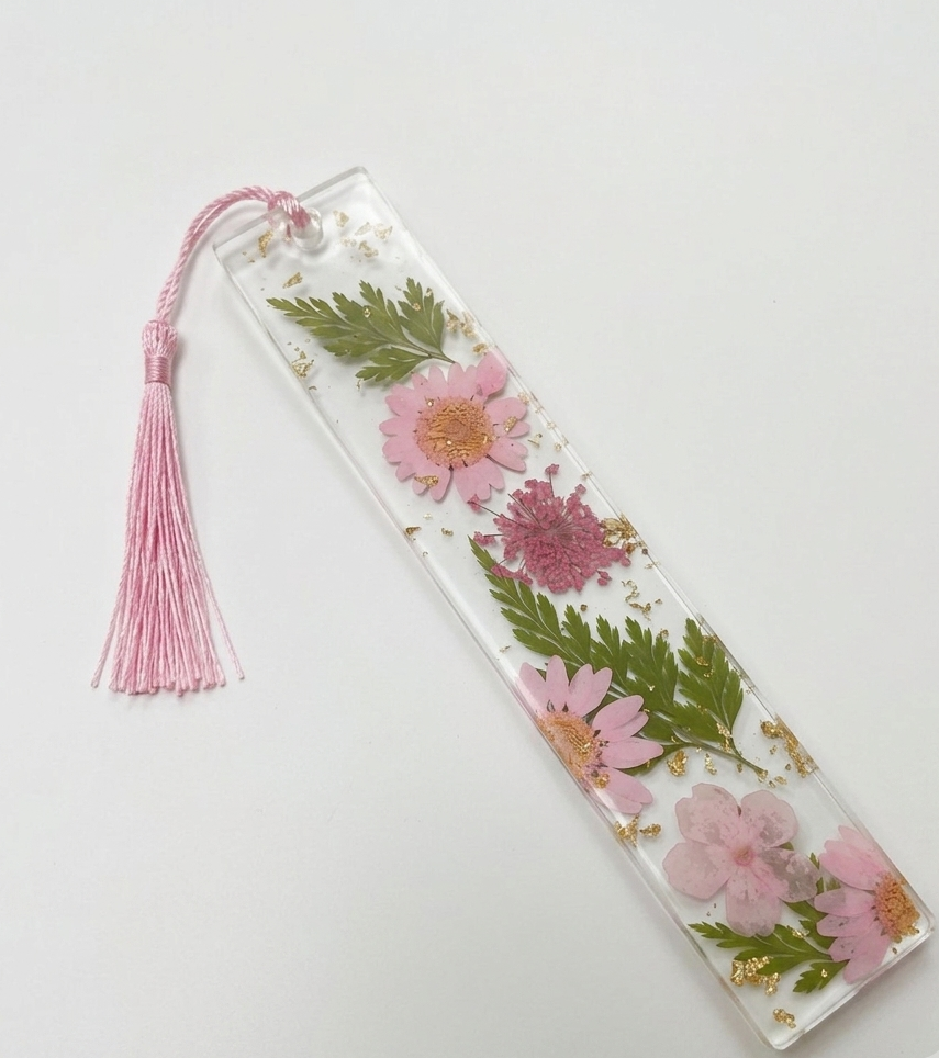 Marque page fleurs séchées en résine